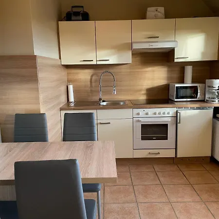 Modernisierte - Spitze, Gegenueber Mutter-kind-klinik Apartman